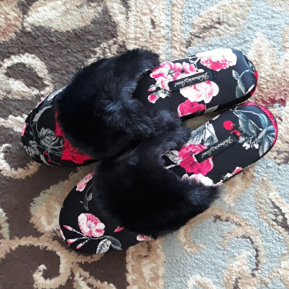 4x*Host Pick*Victoria Secret beautiful slippers - Picture 13 of 16